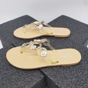 Simply Vera Vera Wang Shoes 5-6 Small Cream Nude Light Brown Thong Sandals